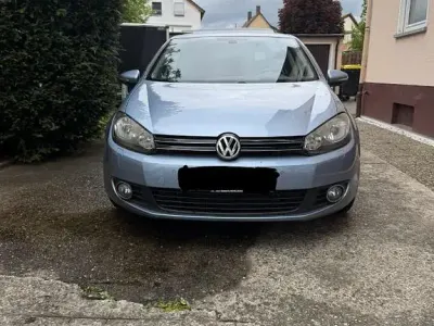 Gebraucht VW Golf VI Team 160 PS (117 kW) 2010 Blau Kleinwagen