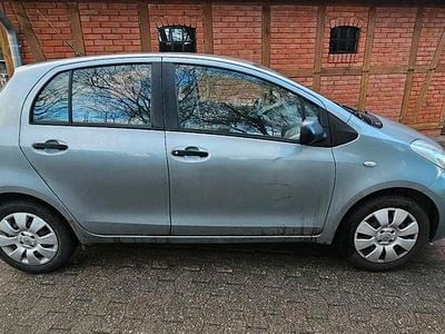 Gebraucht Toyota Yaris 101 PS (74 kW) 2009 Silber Kleinwagen