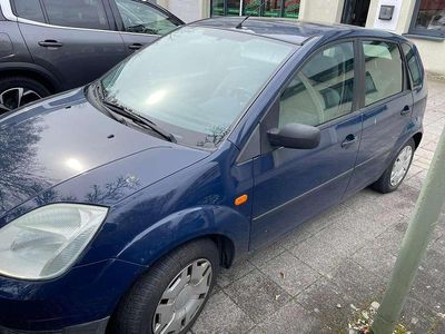 Gebraucht Ford Fiesta Ambiente 60 PS (44 kW) 2002 Blau Kleinwagen