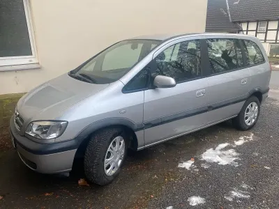 Gebraucht Opel Zafira 95 PS (69 kW) 2003 Silber Van / Kleinbus