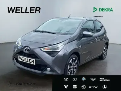 Gebraucht Toyota Aygo X-play 72 PS (52 kW) 2021 Grau Kleinwagen