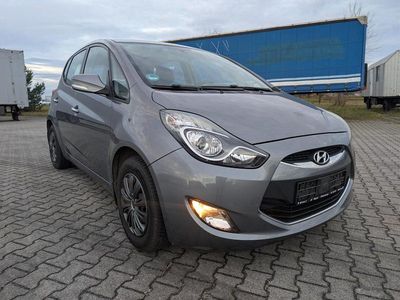 Gebraucht Hyundai ix20 90 PS (66 kW) 2013 Grau Kleinwagen