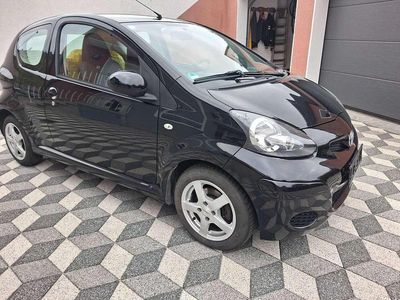 Gebraucht Toyota Aygo Cool 68 PS (50 kW) 2011 Midnight black Kleinwagen