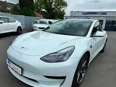 Gebraucht Tesla Model 3 Standard Range Plus 239 kW (325 PS) 2022 Weiss Limousine