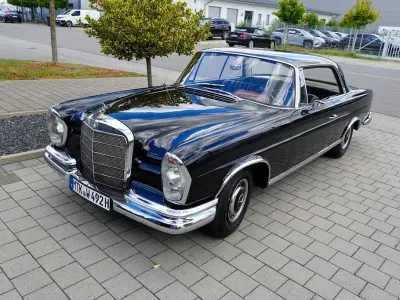 Gebraucht Mercedes 220 120 PS (88 kW) 1961 Schwarz Coupé