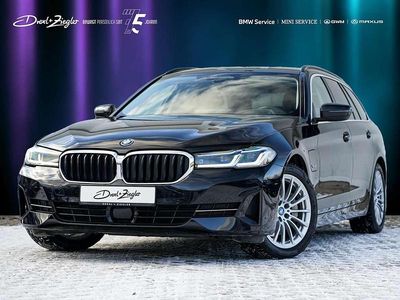 Gebraucht BMW 530e Sport Line 292 PS (214 kW) 2022 Saphirschwarzmetallic Kombi