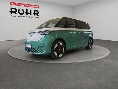 Candyweiss/bayleafgreenmetallic Gebraucht 2023 VW ID. Buzz Pro Van / Kleinbus | 46.400 € (Fairer Preis)