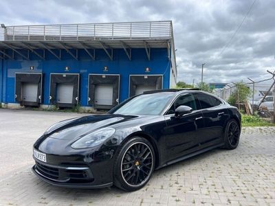 Porsche Panamera 4S