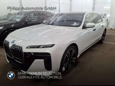 Gebraucht BMW 740 M Sport 299 PS (219 kW) 2025 Weiß Limousine