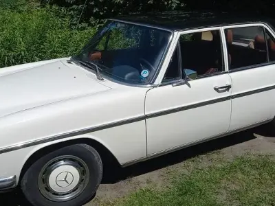 Gebraucht Mercedes W115 60 PS (44 kW) 1973 Weiß Limousine