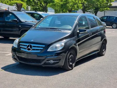 Gebraucht Mercedes B200 194 PS (142 kW) 2010 Schwarz Van / Kleinbus