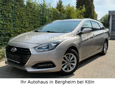 Gebraucht Hyundai i40 Classic 135 PS (99 kW) 2016 Grau Kombi