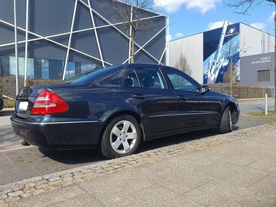 Mercedes E200