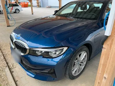Gebraucht BMW 330e 292 PS (214 kW) 2020 Blau Limousine