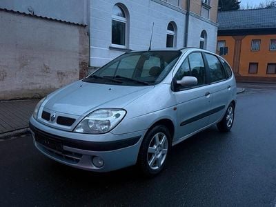 Gebraucht Renault Scénic 108 PS (79 kW) 2001 Silber Van / Kleinbus