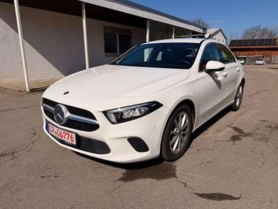 Gebraucht Mercedes A180 116 PS (85 kW) 2020 Weiß Limousine