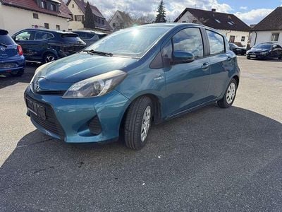 Gebraucht Toyota Yaris Hybrid Life 75 PS (55 kW) 2012 Reflex turquoise Kleinwagen