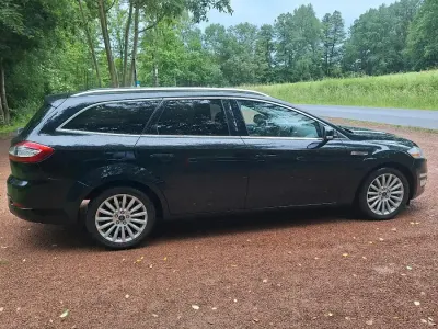 Gebraucht Ford Mondeo Business Edition 140 PS (102 kW) 2014 Schwarz Kombi