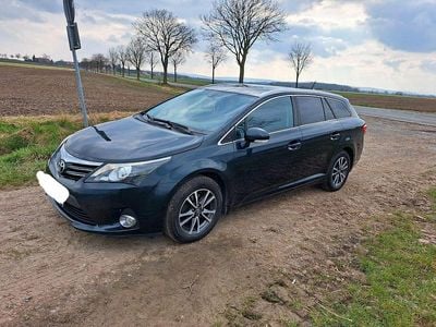 Gebraucht Toyota Avensis T2 147 PS (108 kW) 2015 Andere farben Kombi