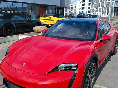 Second-hand Porsche Taycan Cross Turismo 419 kW (571 CP) 2021 Roșu Break