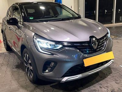 Gebraucht Renault Captur Techno 140 PS (102 kW) 2023 Grau SUV