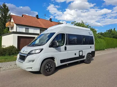 Gebraucht Peugeot Boxer 162 PS (119 kW) 2024 Grau Van