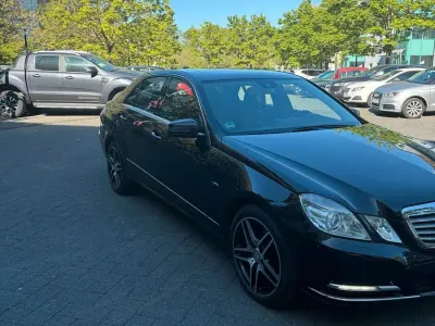 Gebraucht Mercedes E250 204 PS (150 kW) 2012 Schwarz Limousine