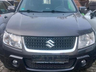 Grau Gebraucht 2009 Suzuki Grand Vitara SUV | 2.200 €
