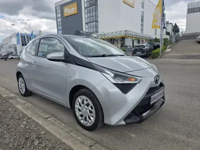Gebraucht Toyota Aygo X-play 72 PS (52 kW) 2020 Silber Kleinwagen