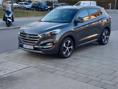 Braun Gebraucht 2016 Hyundai Tucson Style SUV | 14.900 € (Fairer Preis)
