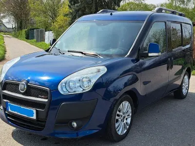 Usata Fiat Doblò Dynamic 105 CV (77 kW) 2010 Blu Monovolume