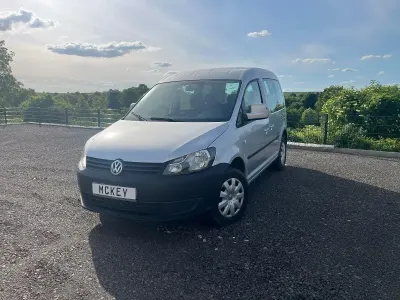 Gebraucht VW Caddy 86 PS (63 kW) 2012 Silber Van / Kleinbus