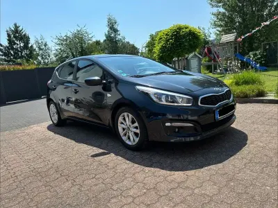 Gebraucht Kia Ceed 100 PS (73 kW) 2016 Schwarz Kleinwagen