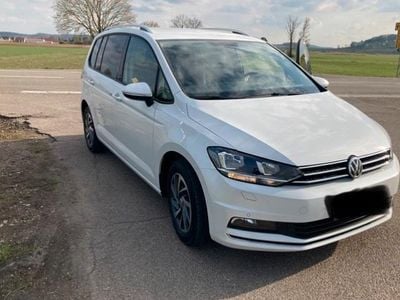 Gebraucht VW Touran Edition 110 PS (80 kW) 2017 Weiß Van / Kleinbus