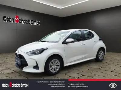 Gebraucht Toyota Yaris Basis 72 PS (52 kW) 2022 Super white 2 Kleinwagen
