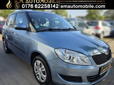 Gebraucht Skoda Fabia Ambiente 105 PS (77 kW) 2010 Blau Limousine
