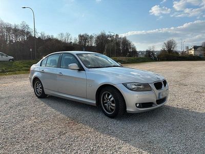 Gebraucht BMW 320 170 PS (125 kW) 2011 Silber Limousine