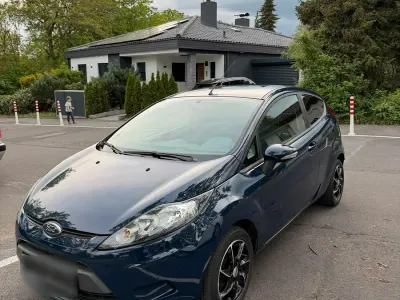Gebraucht Ford Fiesta 97 PS (71 kW) 2009 Blau Kleinwagen