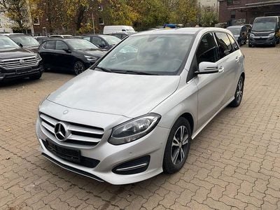 Gebraucht Mercedes B180 109 PS (80 kW) 2016 Silber Van / Kleinbus