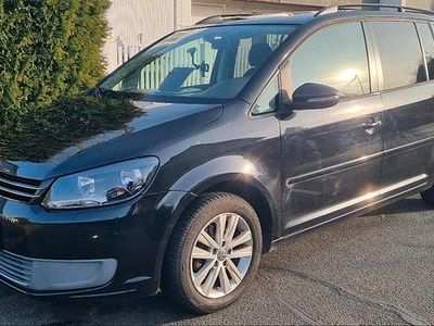 Schwarz Gebraucht 2010 VW Touran Van / Kleinbus | 5.500 €