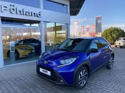 Neu Toyota Aygo X 72 PS (52 kW) 2025 Juniper blue/ night sky black SUV