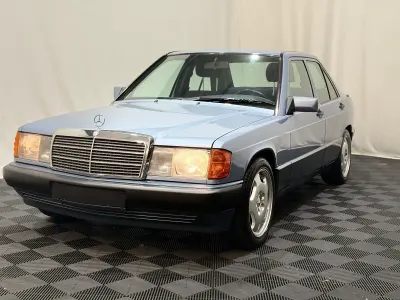 Gebraucht Mercedes 190 136 PS (100 kW) 1991 Blau Limousine