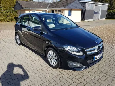 Gebraucht Mercedes B180 Style 122 PS (89 kW) 2015 Schwarz Kleinwagen