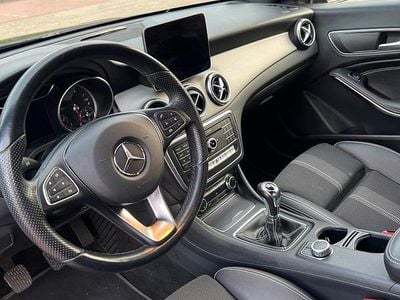 Mercedes CLA200