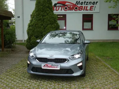 Gebraucht Kia Ceed 135 PS (99 kW) 2019 Silber Kleinwagen