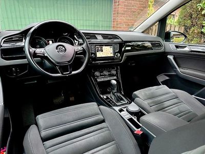 Gebraucht VW Touran Highline 150 PS (110 kW) 2016 Schwarz Van / Kleinbus