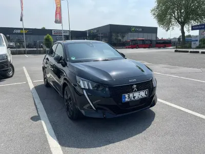 Gebraucht Peugeot e-208 GT 100 kW (136 PS) 2023 Schwarz Kleinwagen