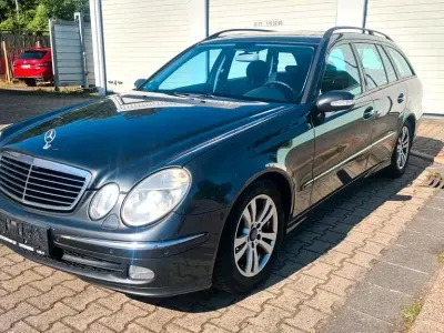 Gebraucht Mercedes E220 150 PS (110 kW) 2004 Grau Kombi