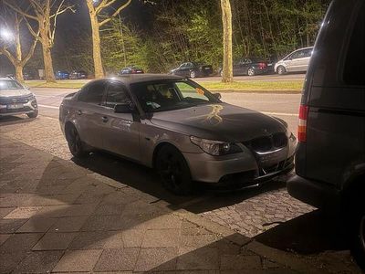 Gebraucht BMW 520 170 PS (125 kW) 2004 Grau Limousine