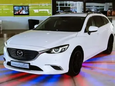 Begagnad Mazda 6 Exclusive-Line 150 HK (110 kW) 2017 Vit Kombi